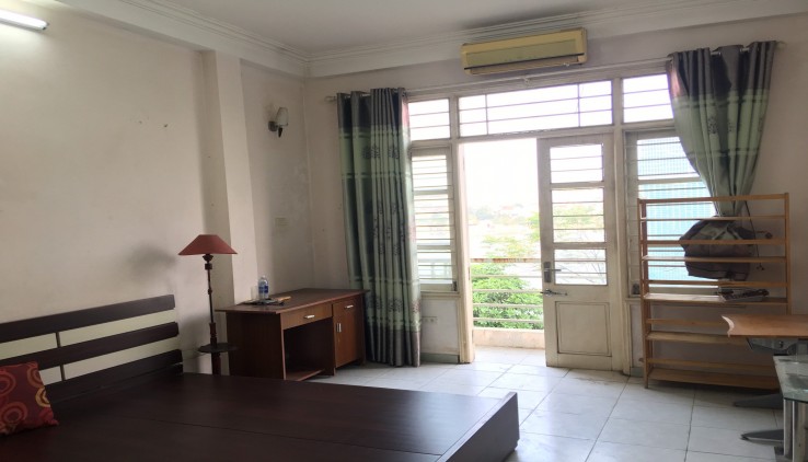 Cho thuê nhà nguyên căn số Bộ CA ngõ 211/180 Khương Trung, 5 tầng, 5 ngủ, 15 Triệu (có TL)